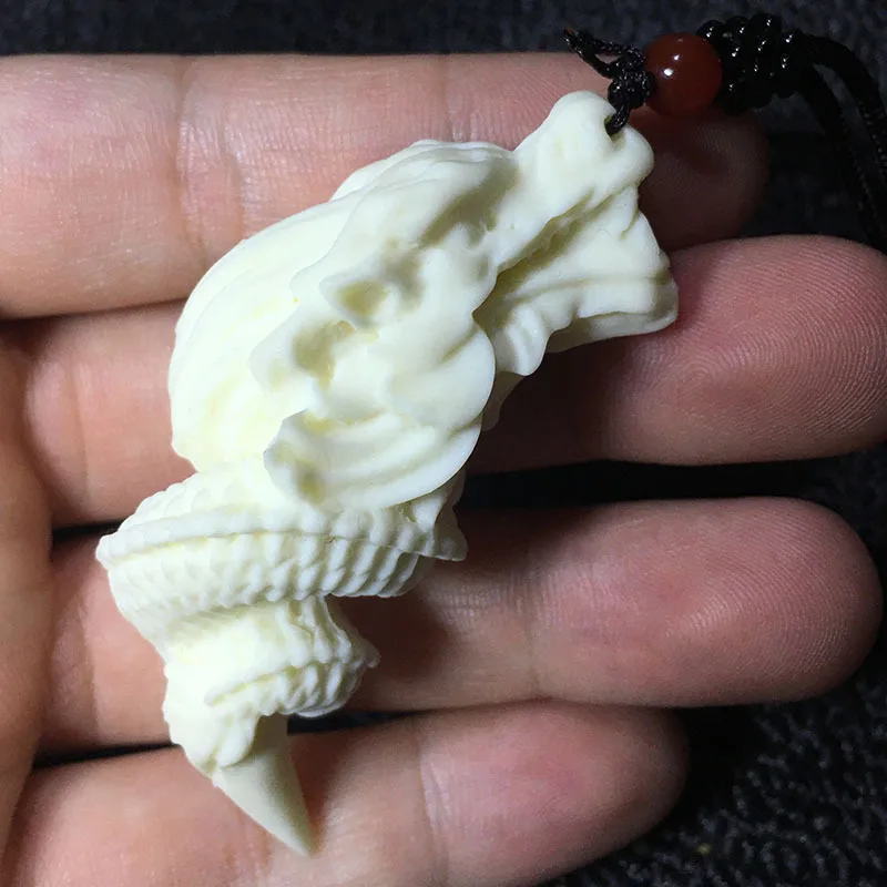 Ivory Nut Carved Dragon Pendant Wolf Tooth Pendant6.5*6cBodhi Seeds Coconut Wood Accessories Creative Couple Necklace