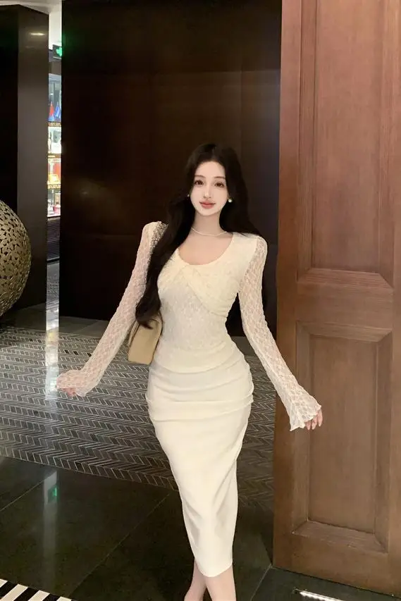 2025 Autunno Inverno Donna Top in pizzo Pullover corto design Camicetta Camicia a maniche lunghe con fondo