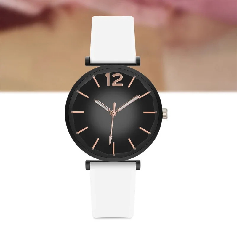 Fashion Ladies Watch Casual Green Sports Simple Black Dial Quartz Watch Silicone Strap Women Clock Dress Wristwatch Montre Femme