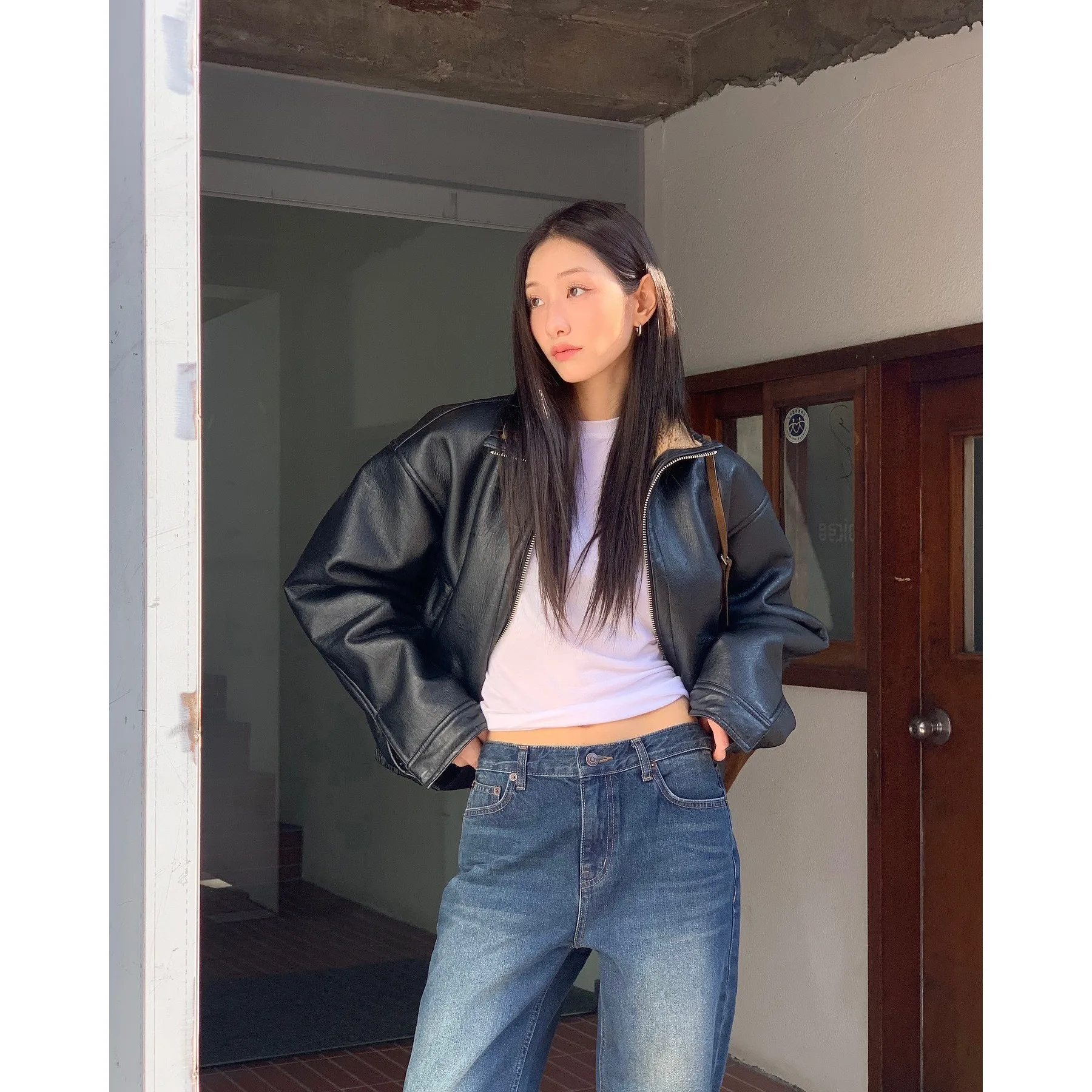 

Джинсы из выцветшего денима в стиле ретро, новинка зимы, прямой крой, высокая талия, смесь хлопка, с эффектом складок