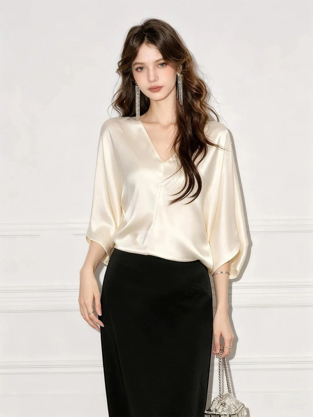 Laid-back Style Loose Casual V-neck Top Women's Fashion Summer New Arrival Silk Material Straight Cut Commute Style Seven-qua...