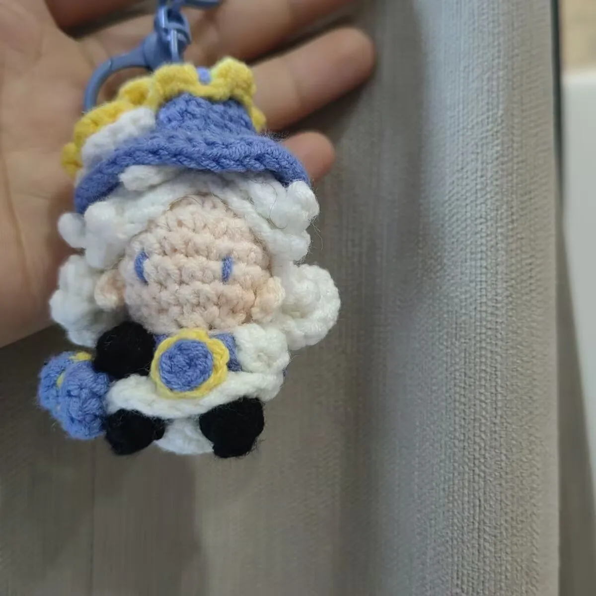 Bolas de caramelo gomosas hechas a mano "Genshin Impact, Funina", materiales de tejido de ganchillo, muñecas colgantes de lana diy, llaveros hechos a mano