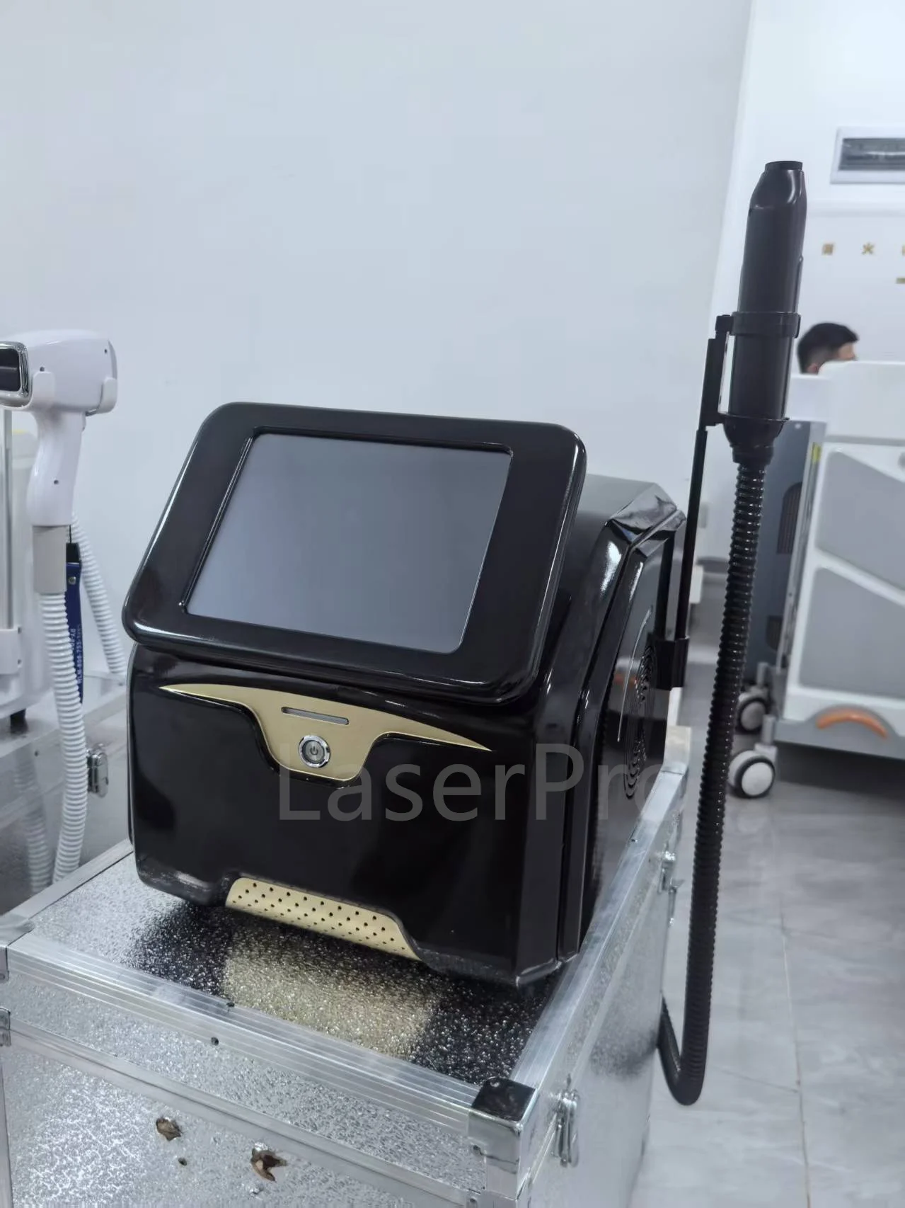 プロ仕様ポータブル808nmダイオードレーザー脱毛器アイスプラチナチタン3波長ダイオードレーザー脱毛機