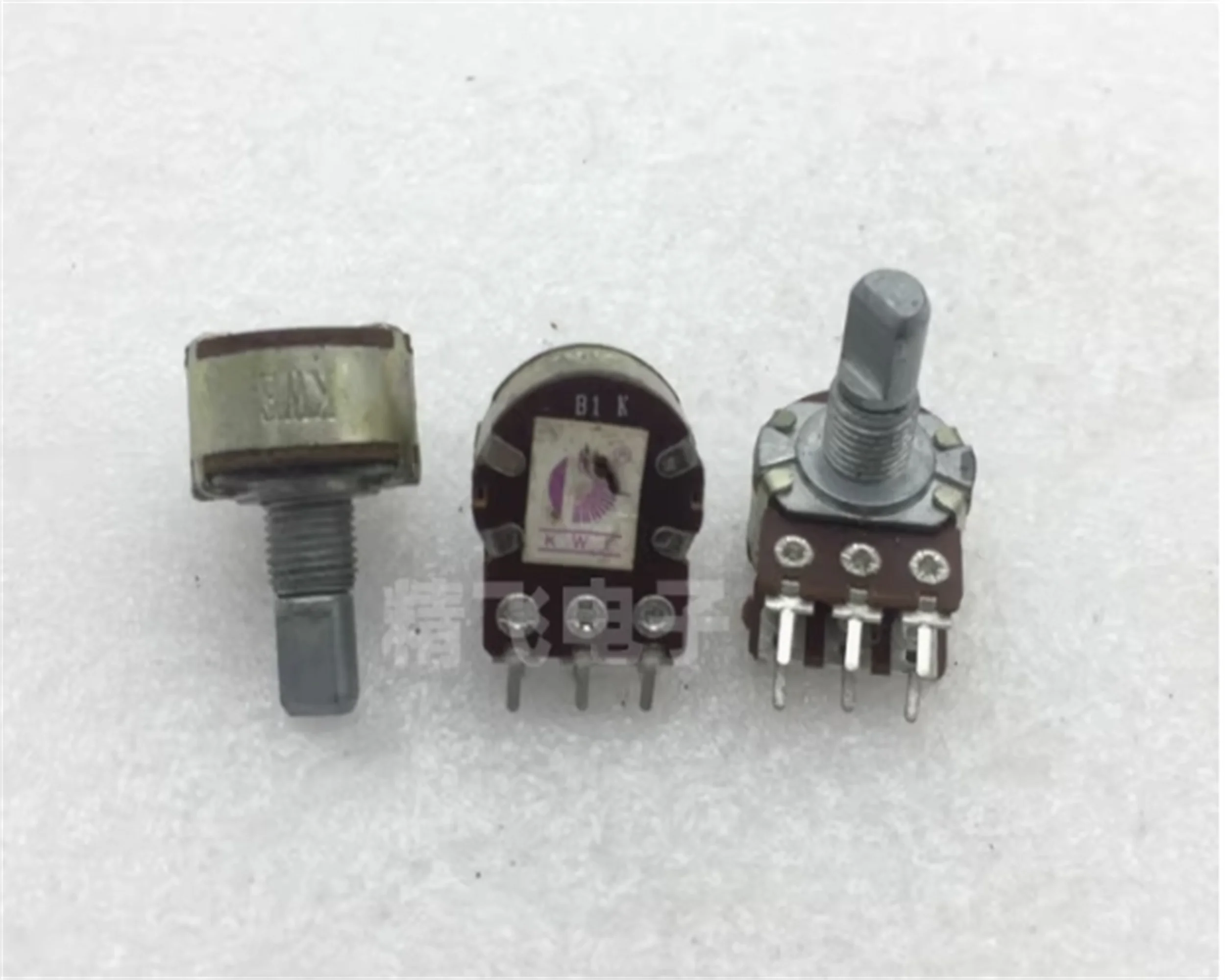 1 PCS KWE RK16 dual potentiometer B1K * 2 axis length 15MM