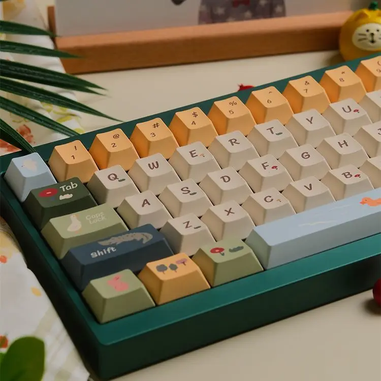 Spring Ranch Theme Keycaps PBT Dye‑Sub  Green Yellow Farm Animal Cute Custom Replacement Keycap Set for Mechanical Keyboard