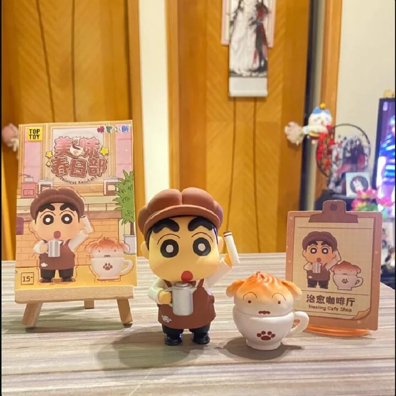 

Новинка 2025 года, оригинальный карандаш Shin-Chan Delicious Kasukabe Series Kawaii, слепая коробка, коллекция фигурок, украшение для рабочего стола, модные подарки