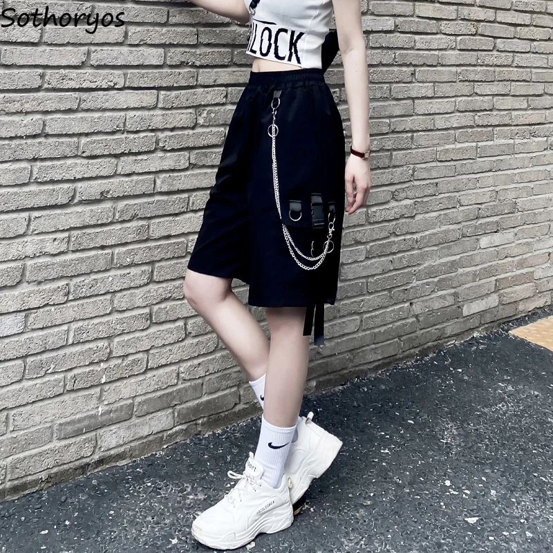 

Black Cargo Shorts Women Chain Loose Cool Multi-pockets Joggers Korean Fashion Unisex Personality Streetwear All-match Classic