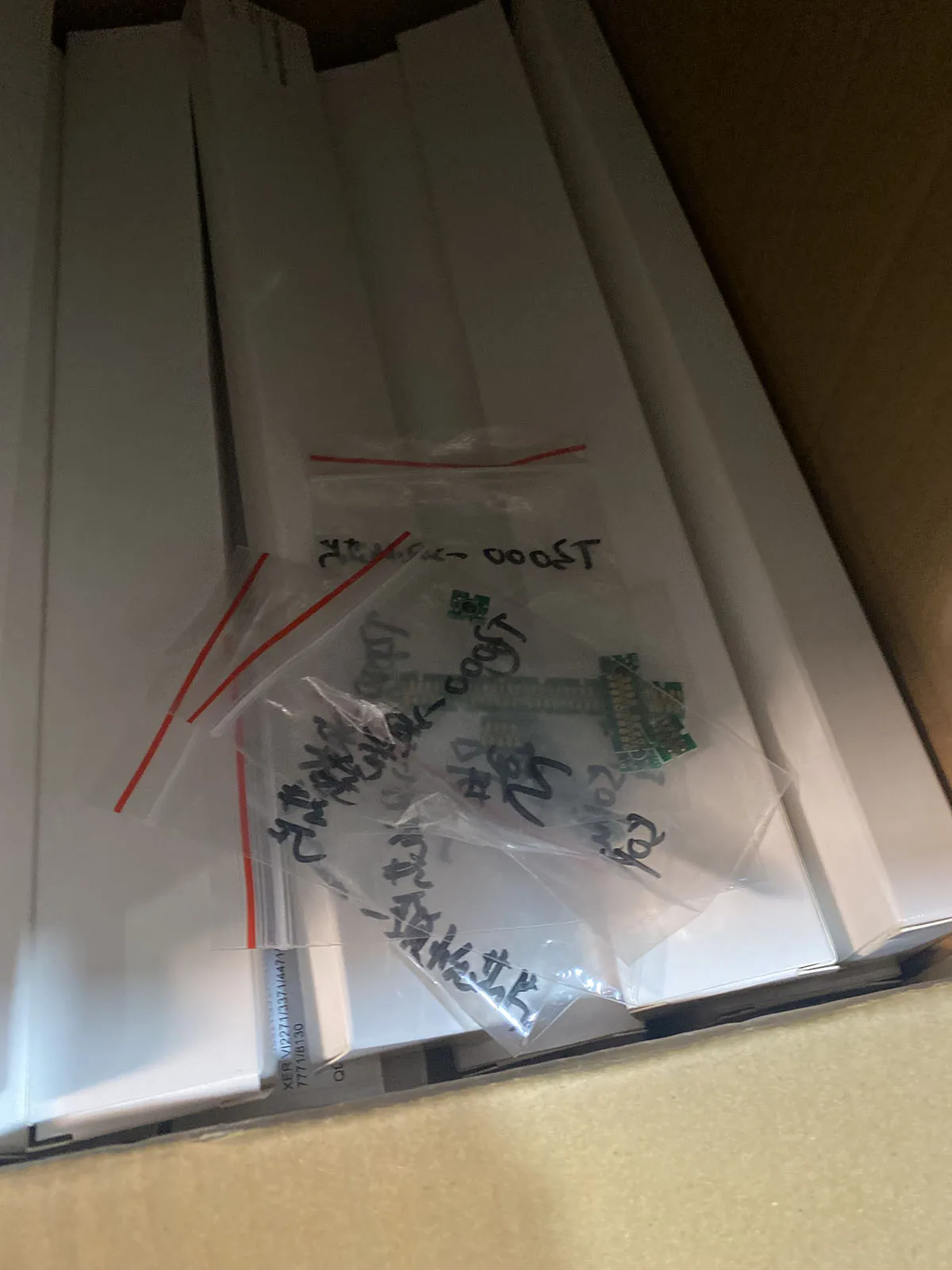 

T6941-T6945 Cartridge Chip For Epson SureColor T3000 T5000 T7000 T3070 T5070 T7070 T3200 T5200 T7200 T3270 T5270 T7270 Printer