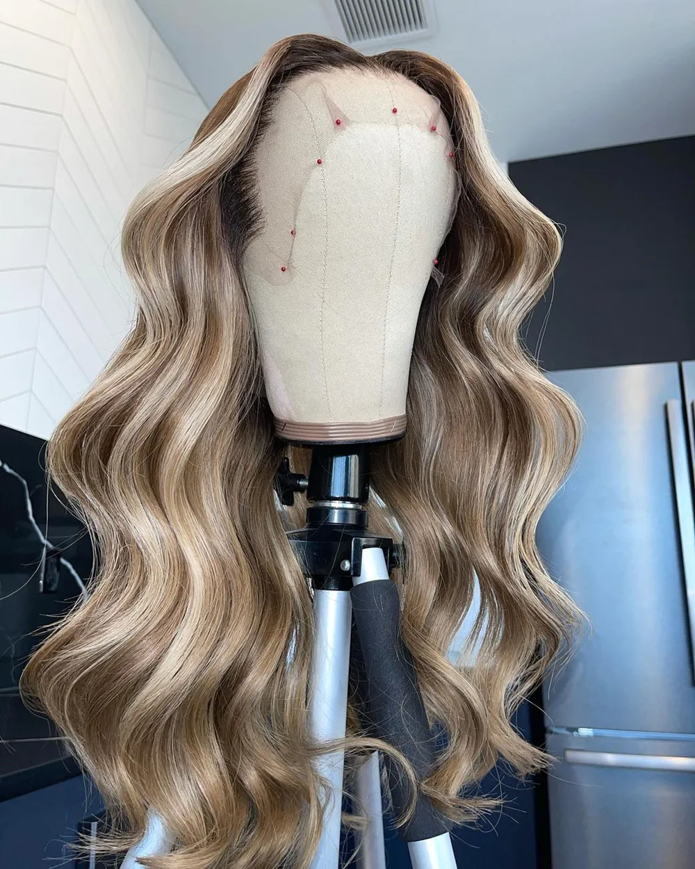 Body Wave Lace Front Wig Synthetic Hair Highlight Blonde Glueless Transparent Lace Long Wavy Synthetic Lace Wigs for Women