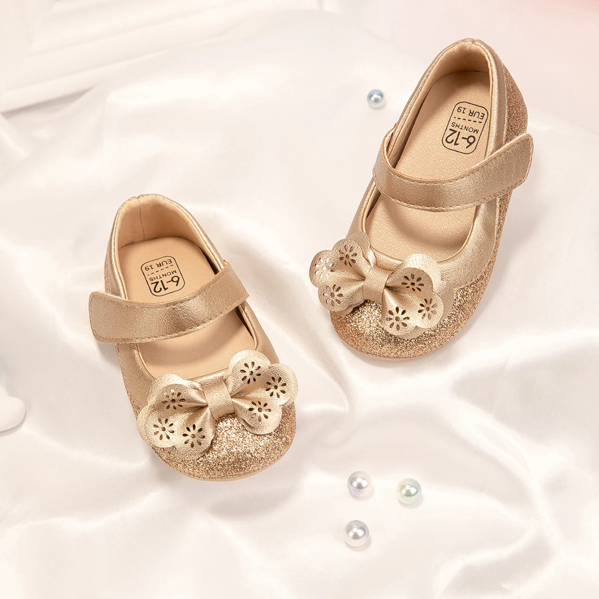 KIDSUN Baby Mädchen Schuhe Gold Schleife Prinzessin Kleid Schuhe Rutschfeste Gummi Weiche Sohle Flache Lauflernschuhe Neugeborene Mary Janes