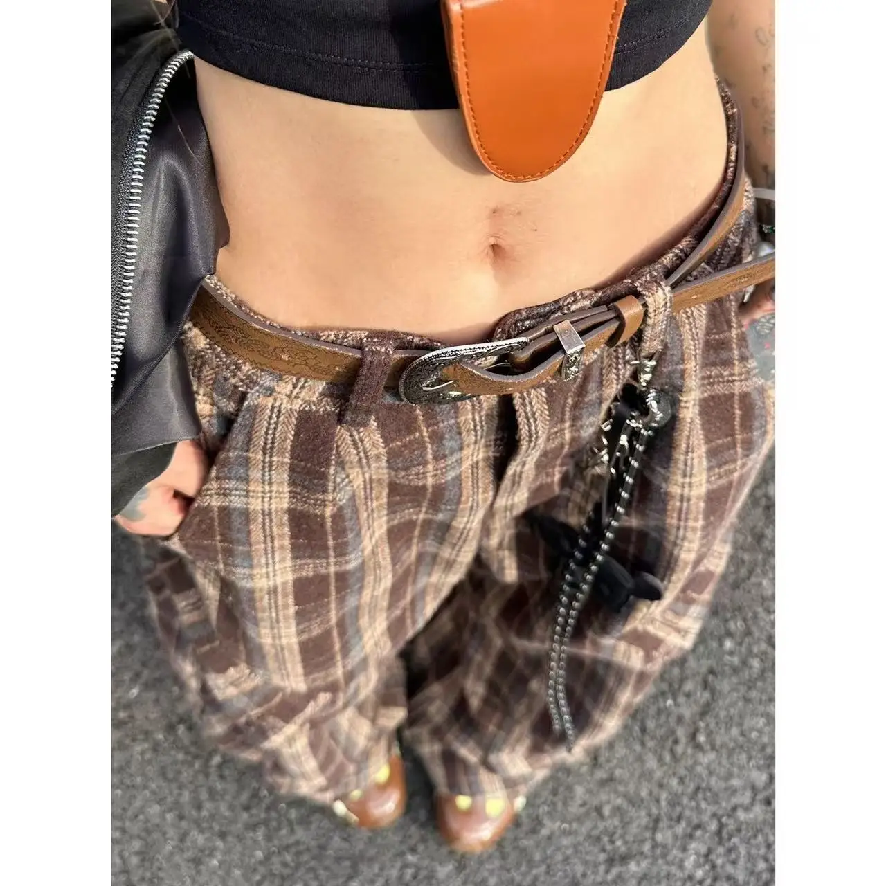 

American Retro Key Pendant Checkered Pants For Women 2025 With Multi Pocket Design, Couple Curved Knife Pants