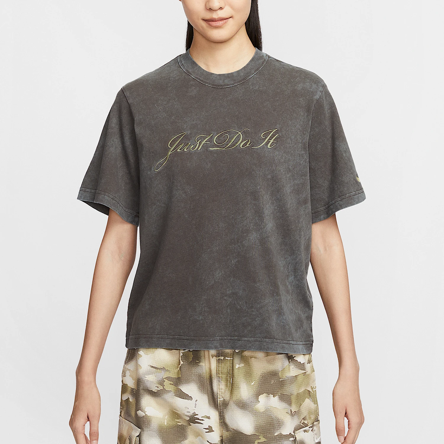 

Nike Authentic Sportswear Women's Retro Soft Lightweight Short Sleeve T-Shirt FZ4886-237