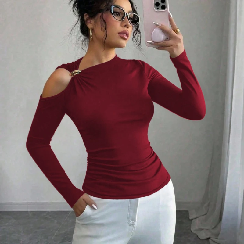 

European, American autumn and winter new fashion versatile asymmetrical collar unilateral off-the-shoulder metal decoration slim