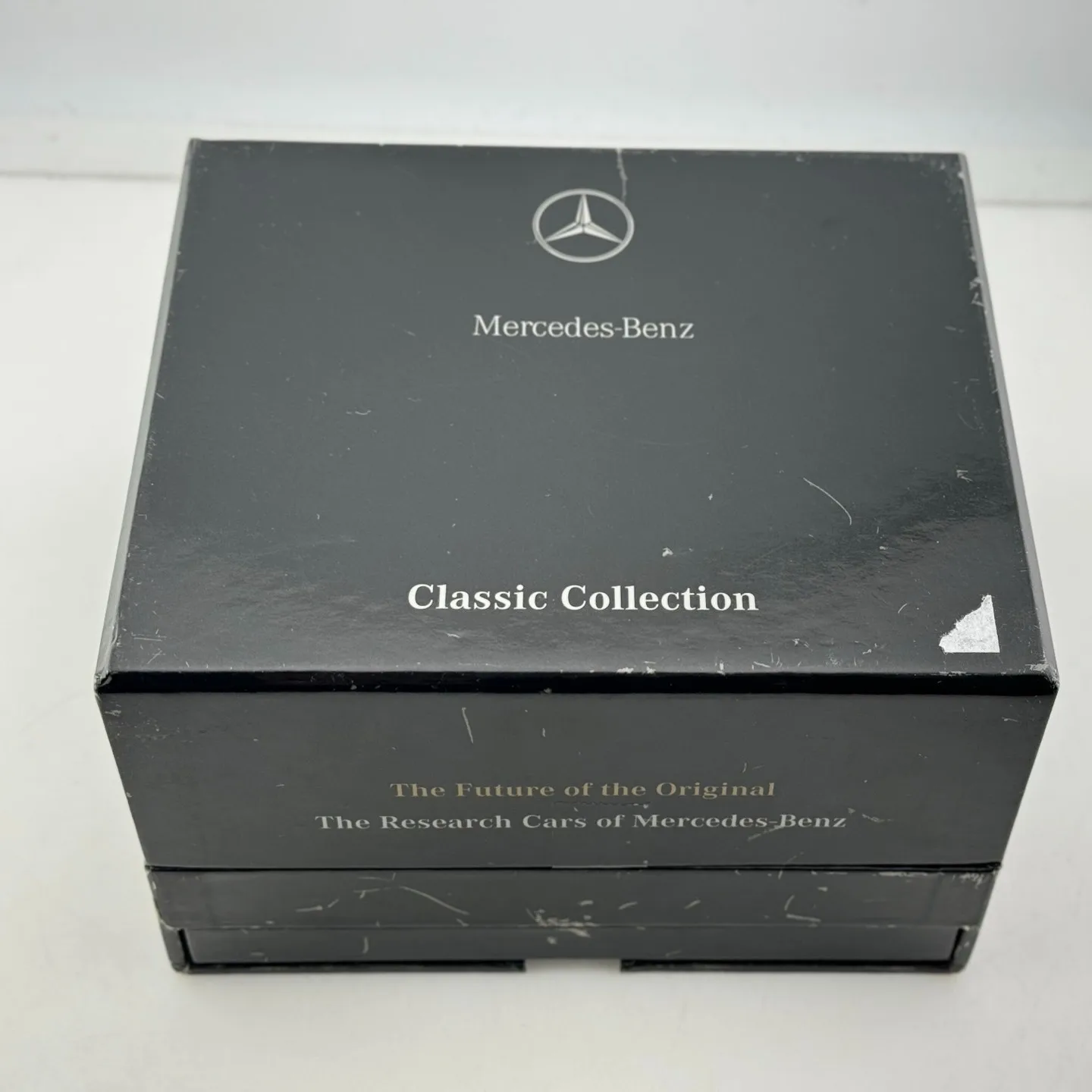 

Diecast Spark 1/43 Scale BENZ Concept Car Model Collectible Toy Gift Souvenir Display Ornament