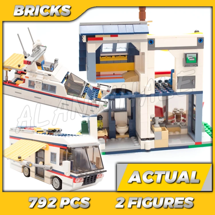 

792pcs 3in1 Creative Vacation Getaways Camper with Trailer Summer Home Yacht 3117 Building Kits toy Compatible With Bricks