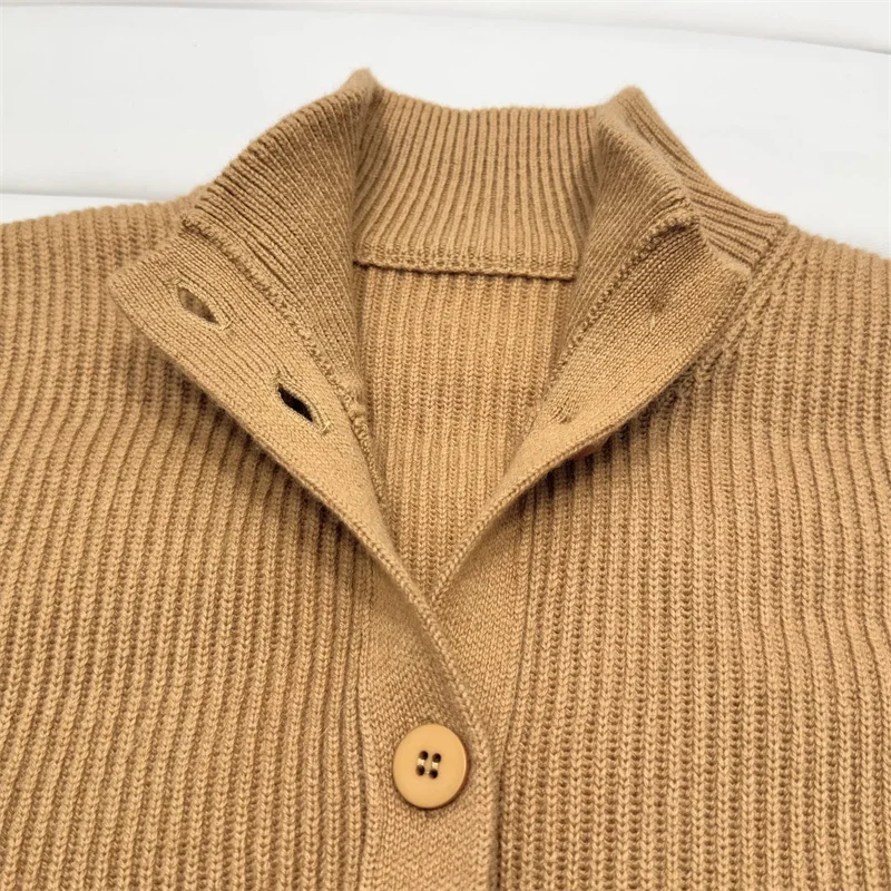 เสื้อคาร์ดิแกนสำหรับผู้หญิง ฤดูหนาว 2025 รุ่นใหม่ ผ้าถักยืดหยุ่น คอตั้ง แขนยาว เสื้อท็อปผสมขนสัตว์ เสื้อสเวตเตอร์ผู้หญิงสไตล์ y2k เสื้อโค้ทผู้หญิง