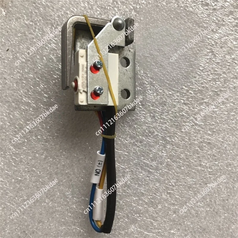 Elevator Traction Machine Brake Micro Switch FZD12 GTW8 Main Engine Brake Contact Switch Original Accessory