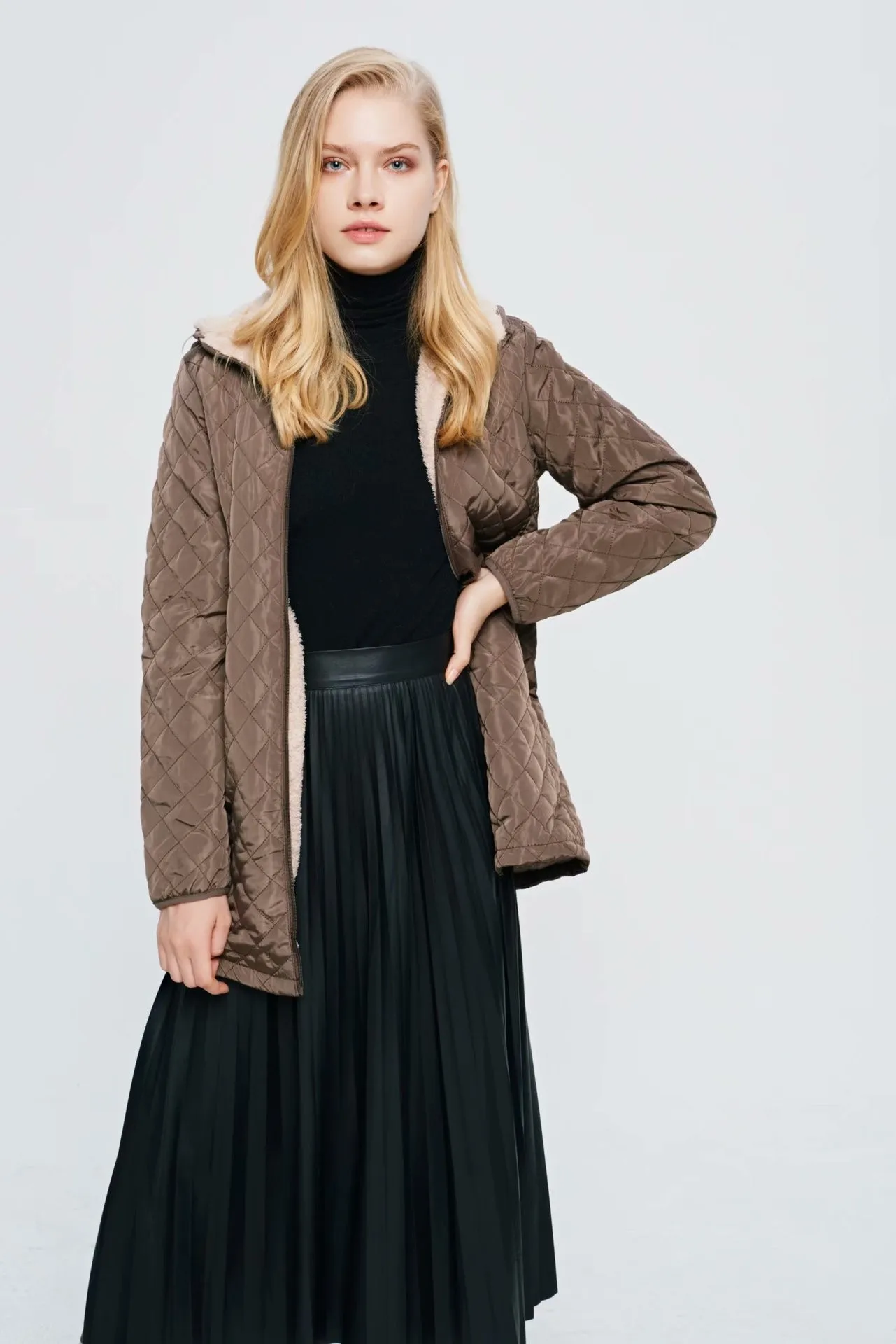 صوف خروف وامرأة عالية الجودة جلد البقر الياقة المدورة طبقة واحدة غامض مكتب نمط فريد الرباط جولة الرقبة مكافحة نابضة بالحياة