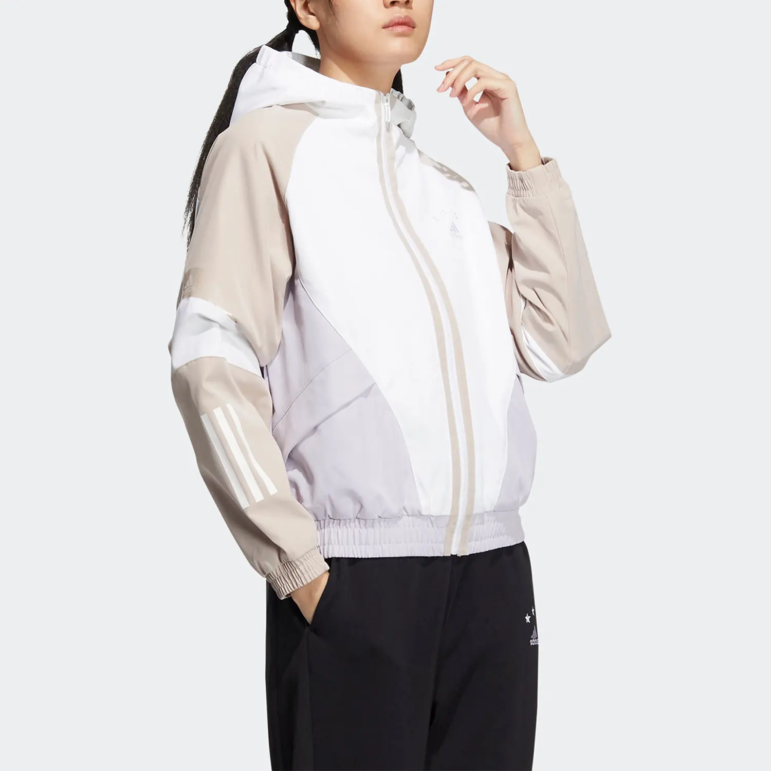 

Новая женская спортивная куртка с капюшоном Adidas Originals HY2814