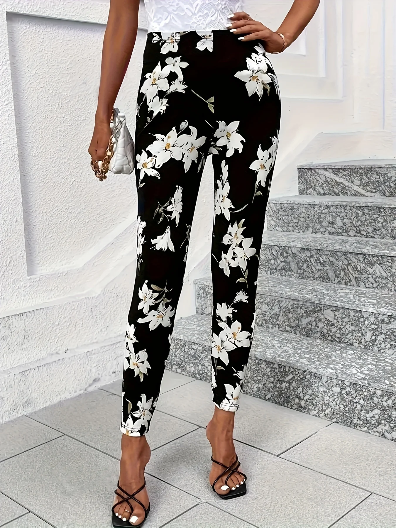 Women Mid‑Rise Fleece Lined Leggings Black White Floral Print Warm Elastic Casual Daily Pants