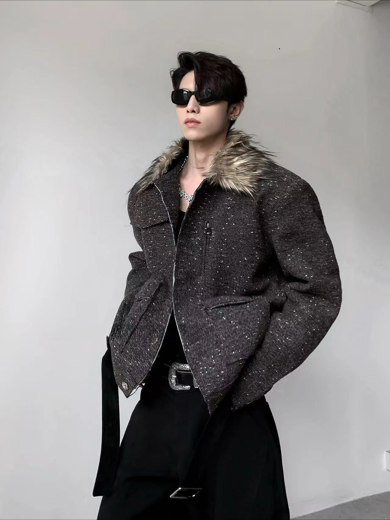Men's Light Luxury Faux Fur Collar Parkas Male Padded Shoulder Chic Jacket Parkas Men's 2025 Winter New Thickened Padded Jackets