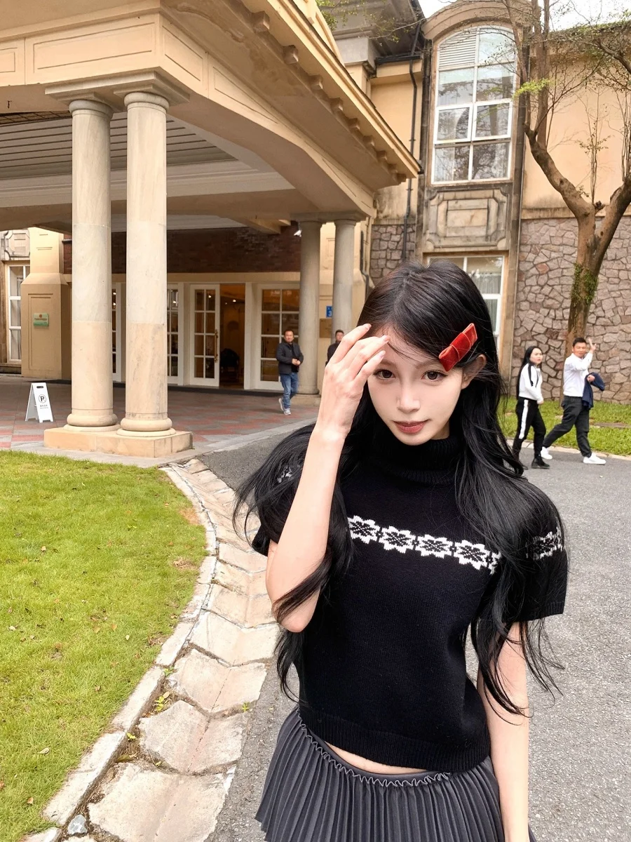 

Pullovers Womens Knitwear Spring Thin Lightweight Hollow Out Crochet Tops V-Neck Sexy Elegant Office Lady Work Blouses 2026