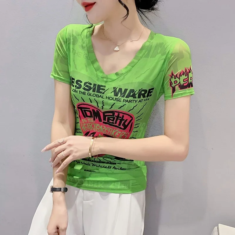 Faionable Printed Me ort Sve T-irt Women Summer 2024 New European Sle Slim Fit Ice Silk V-Ne Top Street Sle