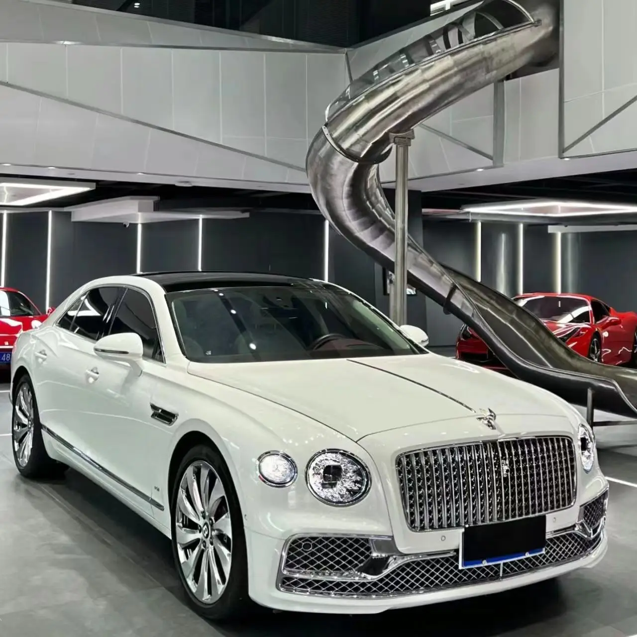 مصنع الساخن بيع Bentley Flying Spur المنخفضة نهاية ترقية الراقية شعار ترقية مرتفعة شعار قطع غيار السيارات