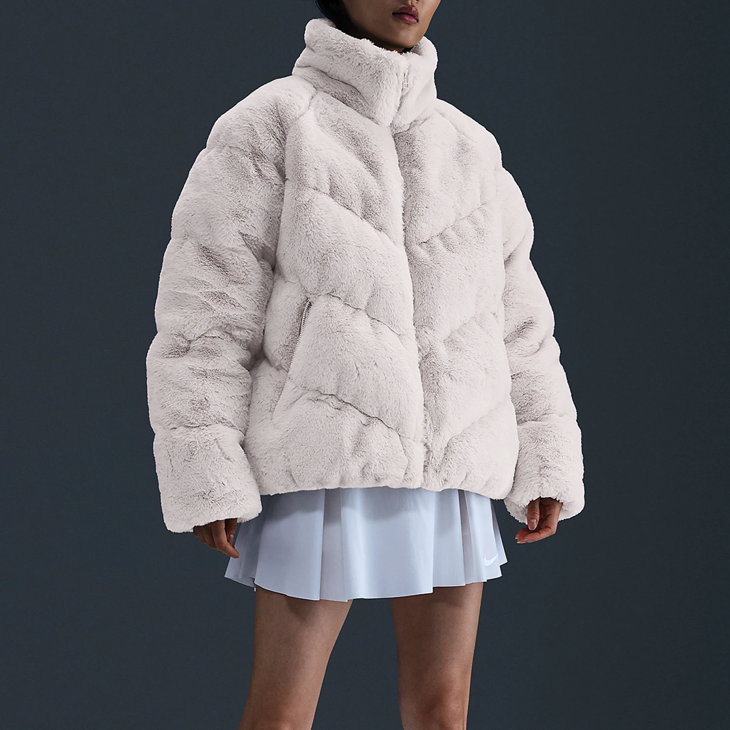 

Nike genuine Therma-FIT Women's Loose Faux Fur Coat FV8006-104