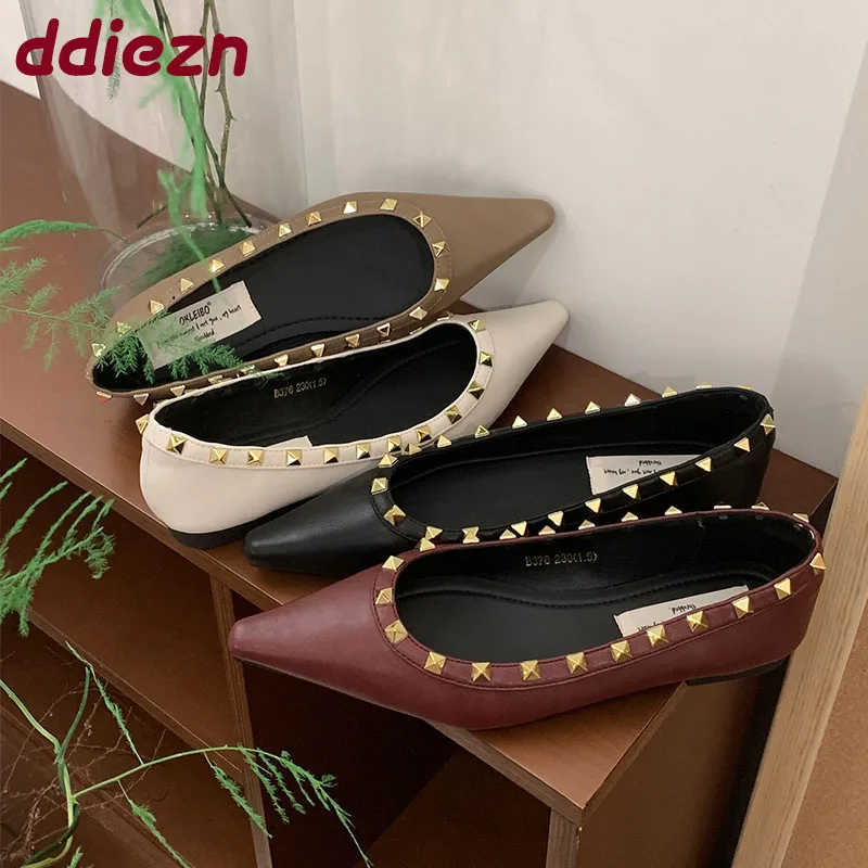 

Female Soft Fashion Rivet Women Flats Slip On Shoes Shallow Footwear Pointed Toe Ladies Flats With Shoes