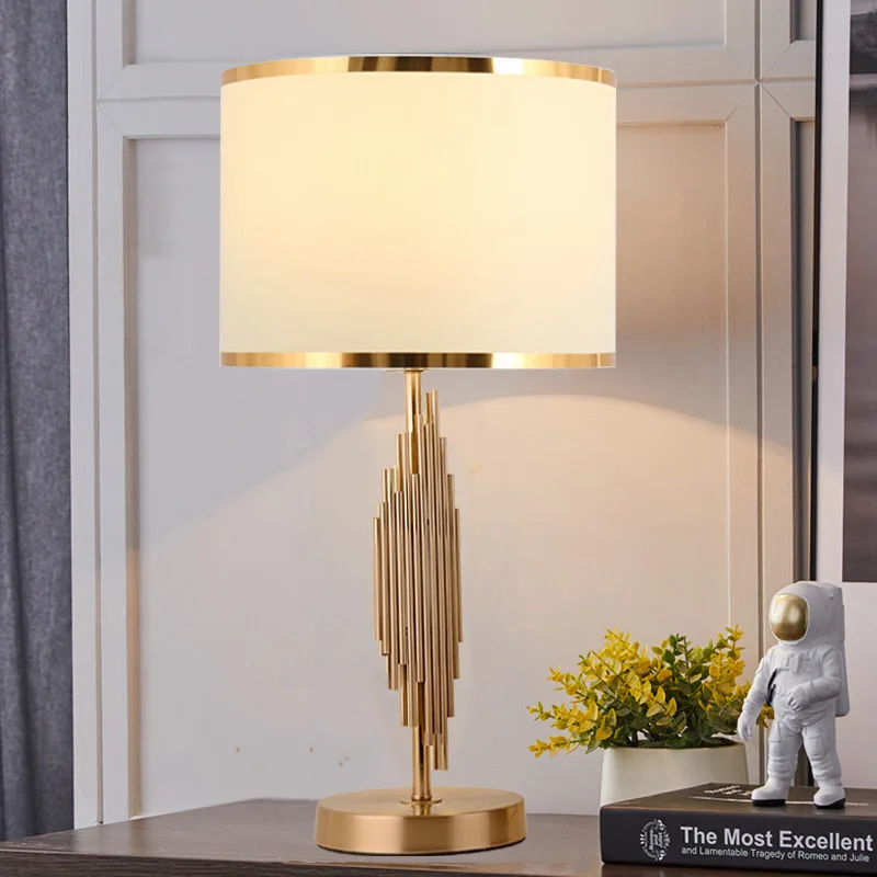 

Creative Living Room Bedroom Desk Lamp Model Room Postmodern Hotel Decoration Study Bedside Lamp High Quality Table Lamp