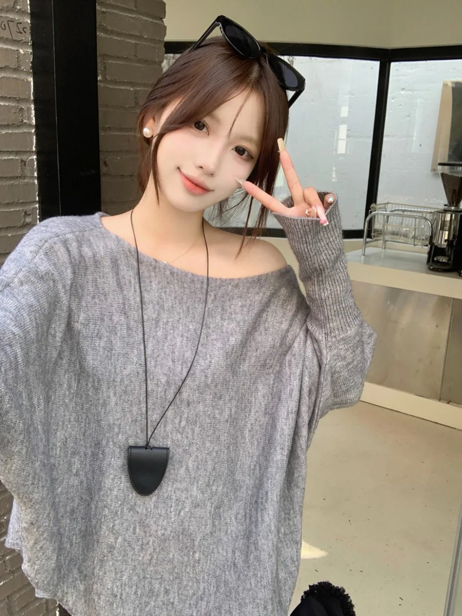 Sweter damski plus size z odkrytymi ramionami, dzianinowy, jednolity kolor, wyszczuplający, nowy model na jesień, wygodny, luźny krój, długi rękaw.