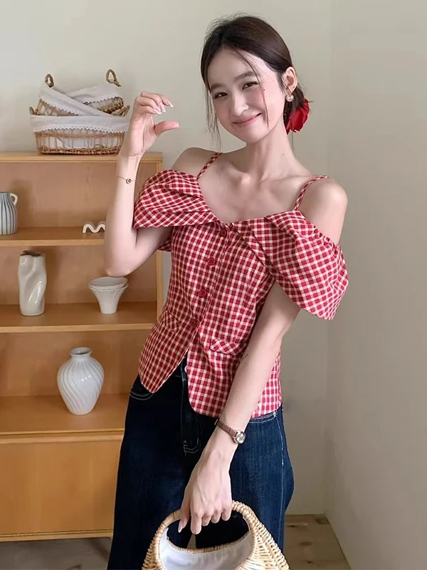 

Корейская красная блузка в клетку с рюшами и открытыми плечами на одно плечо, топ для женщин, летние повседневные свободные сексуальные рубашки-бретельки, Япония