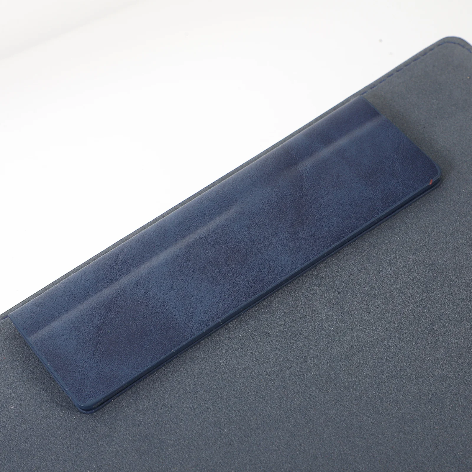

PU Portfolio Folder Business Contract Document Organizer Wear Resistant File Folder Interview Portfolio