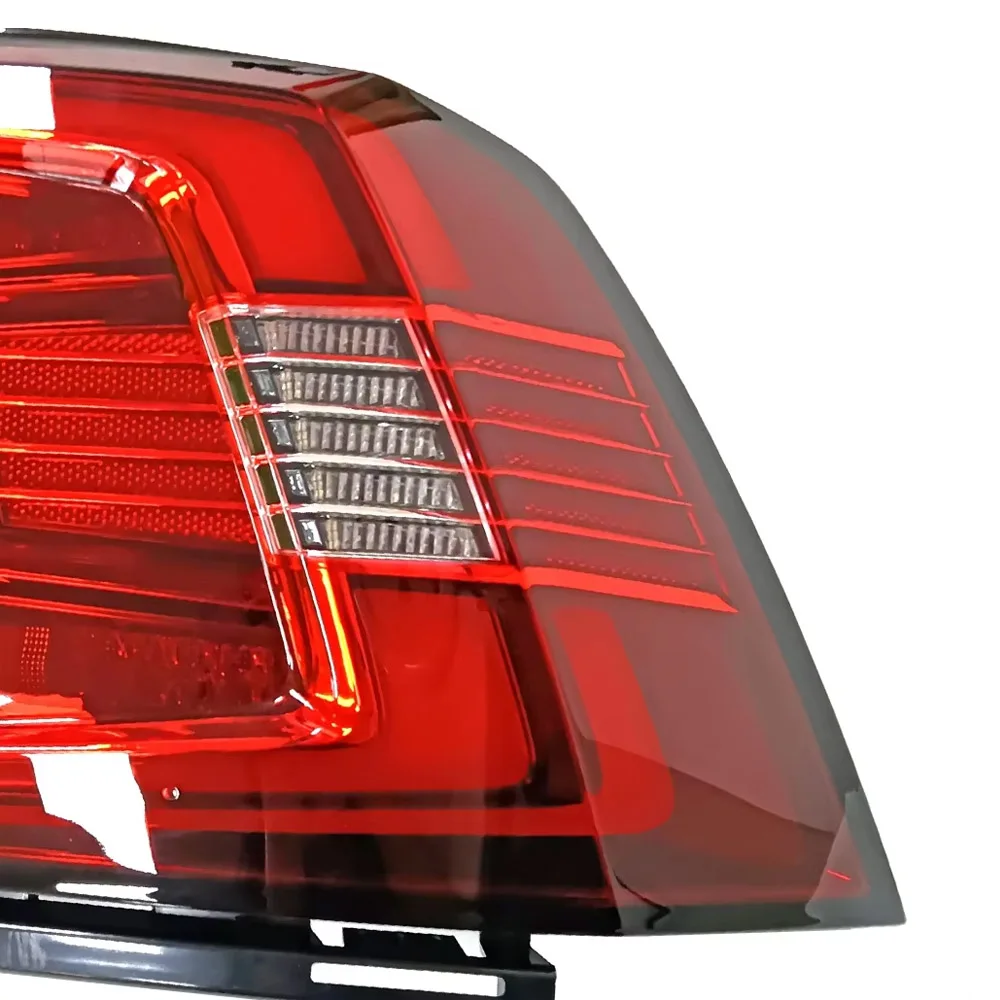 

Xinwo Car Lighting Systems Parts OE 31108926 Automotive Right Tail Lights Lamp for Volvo S90 2017-2019 Spare Parts
