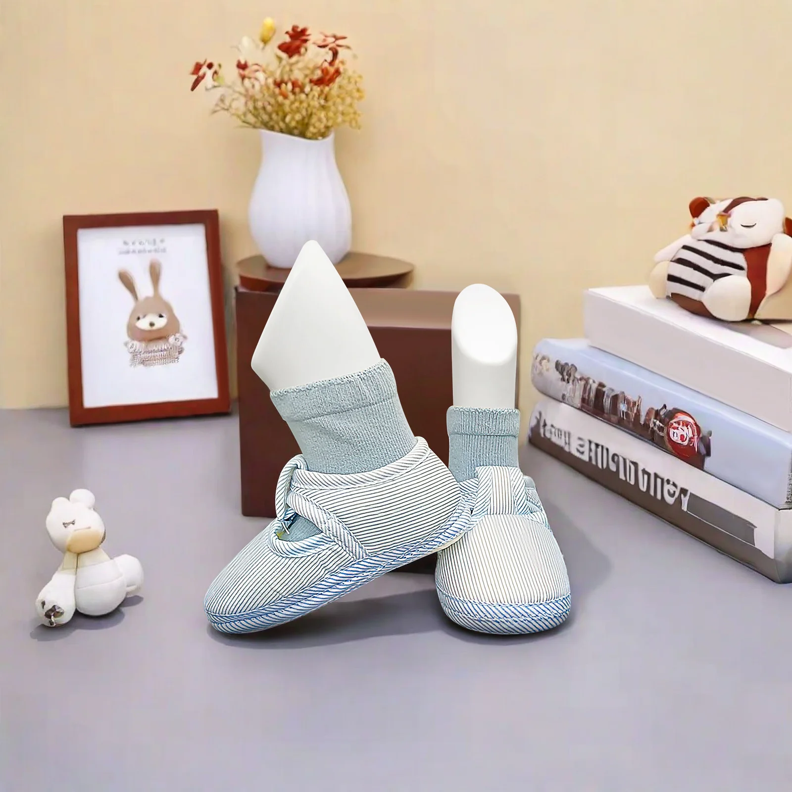 

4Pcs Foot Mannequins Plastic Solid Color Abstract Design Store Display Shoe Sock Holder Mannequins Reusable