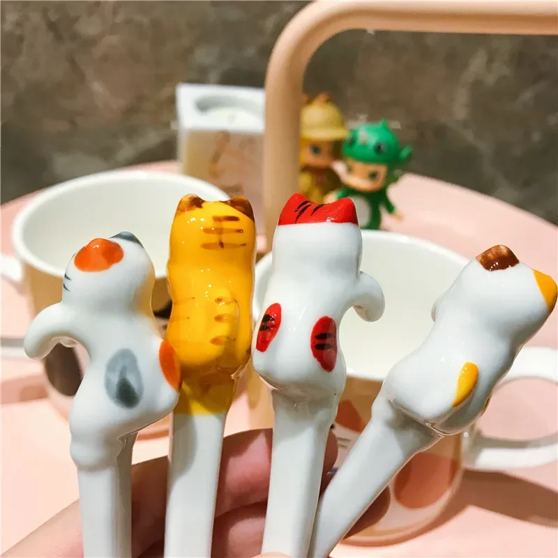 Hot sale Ceramic Cartoon Cute Cat Animal Spoon Hanging Coffee Dessert Spoon Unique Ice Cream Flatware Kitchen Tool Novelty Gift