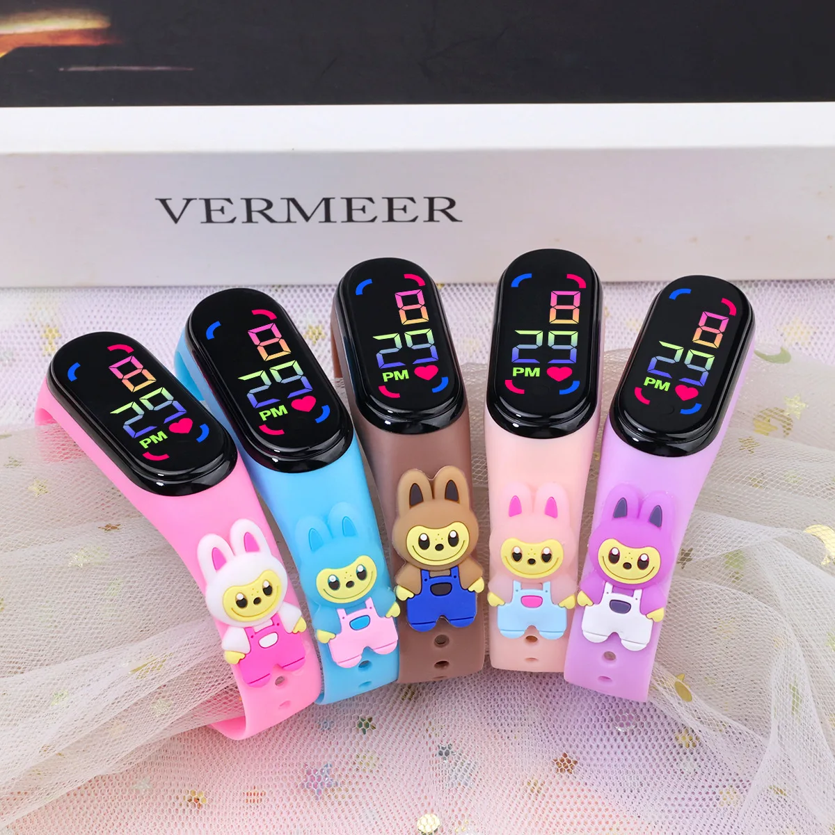 50pcs/lot جديد الكرتون ووتش LED طالب الاطفال الرياضة اللمس الساعات الإلكترونية الفتيات الطفل الفتيان وفتاة على مدار الساعة الهدايا