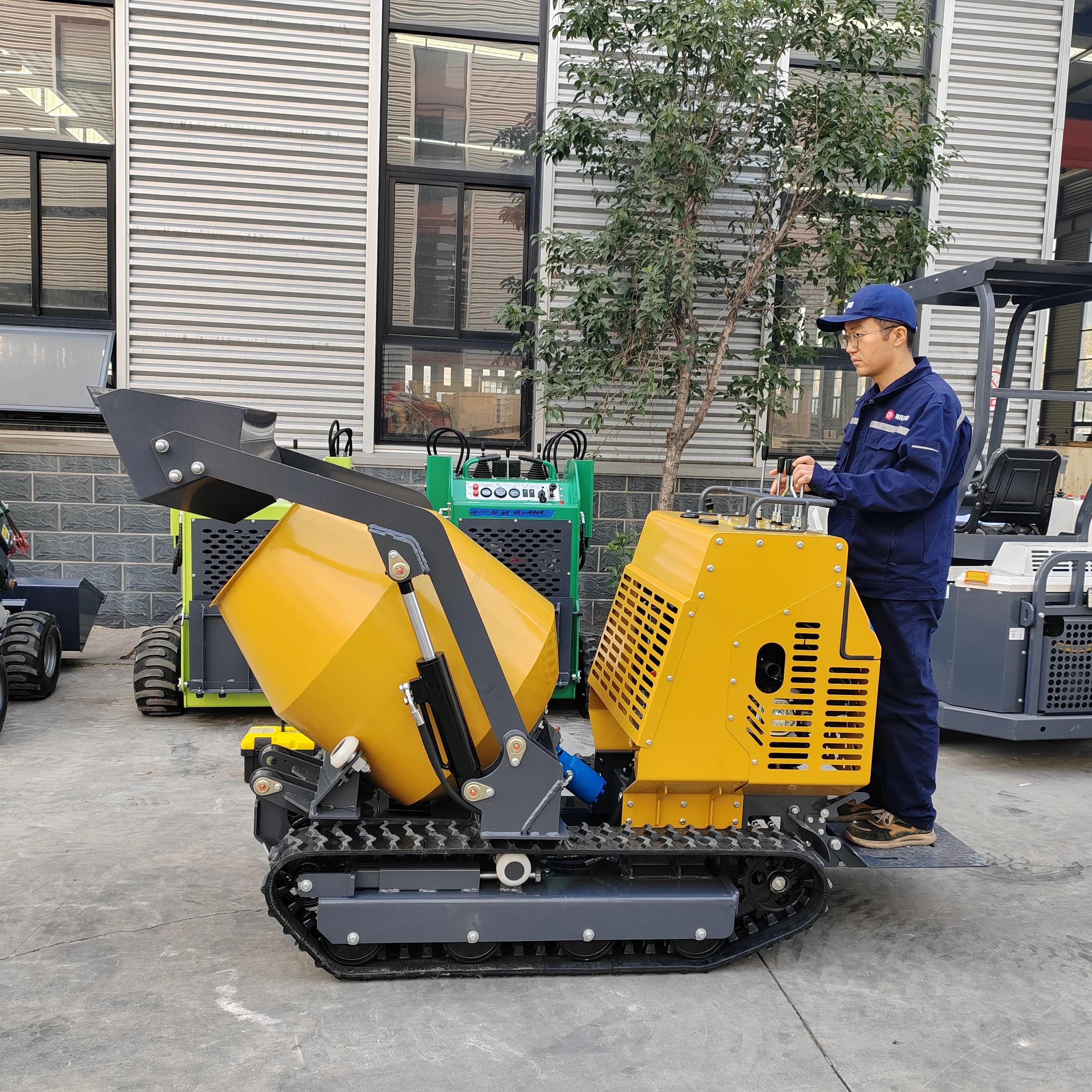 طبلة التحميل الذاتي خلاط الخرسانة الذاتي تحميل آلة خلط الخرسانة المتنقلة خلاط الاسمنت الصغير الناقل #4