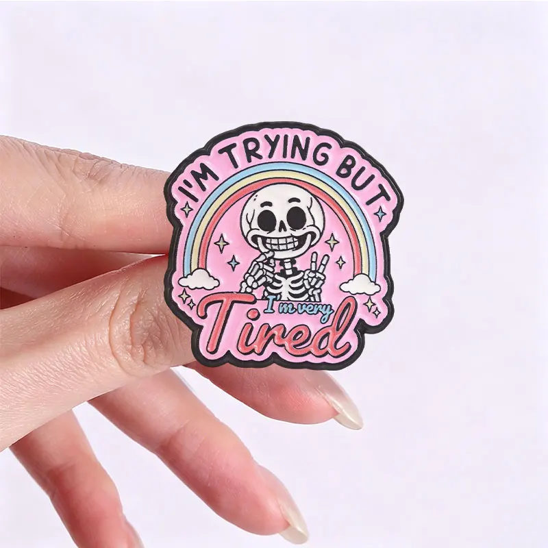 Emotional Support Skelett Emaille-Abzeichen-Set Rosa Regenbogen „Im Fine“ Meme-Pin Legierungs-Broschen Revers-Rucksack-Schmuck Geschenke – Detail 8