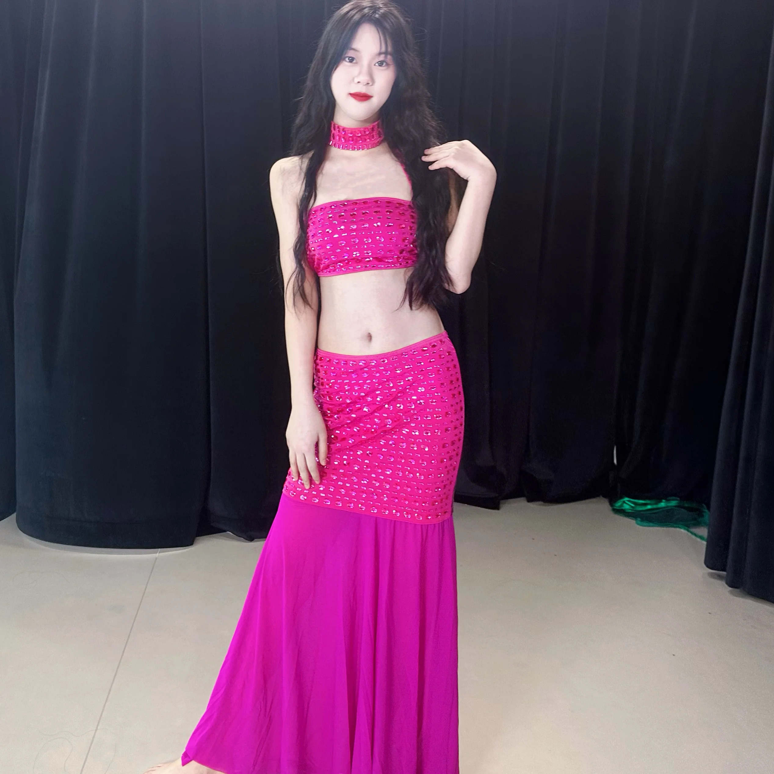 新しいベリーダンスパフォーマンス衣装高度な高級フルダイヤモンドセット大人女性のオリエンタルダンス競技服