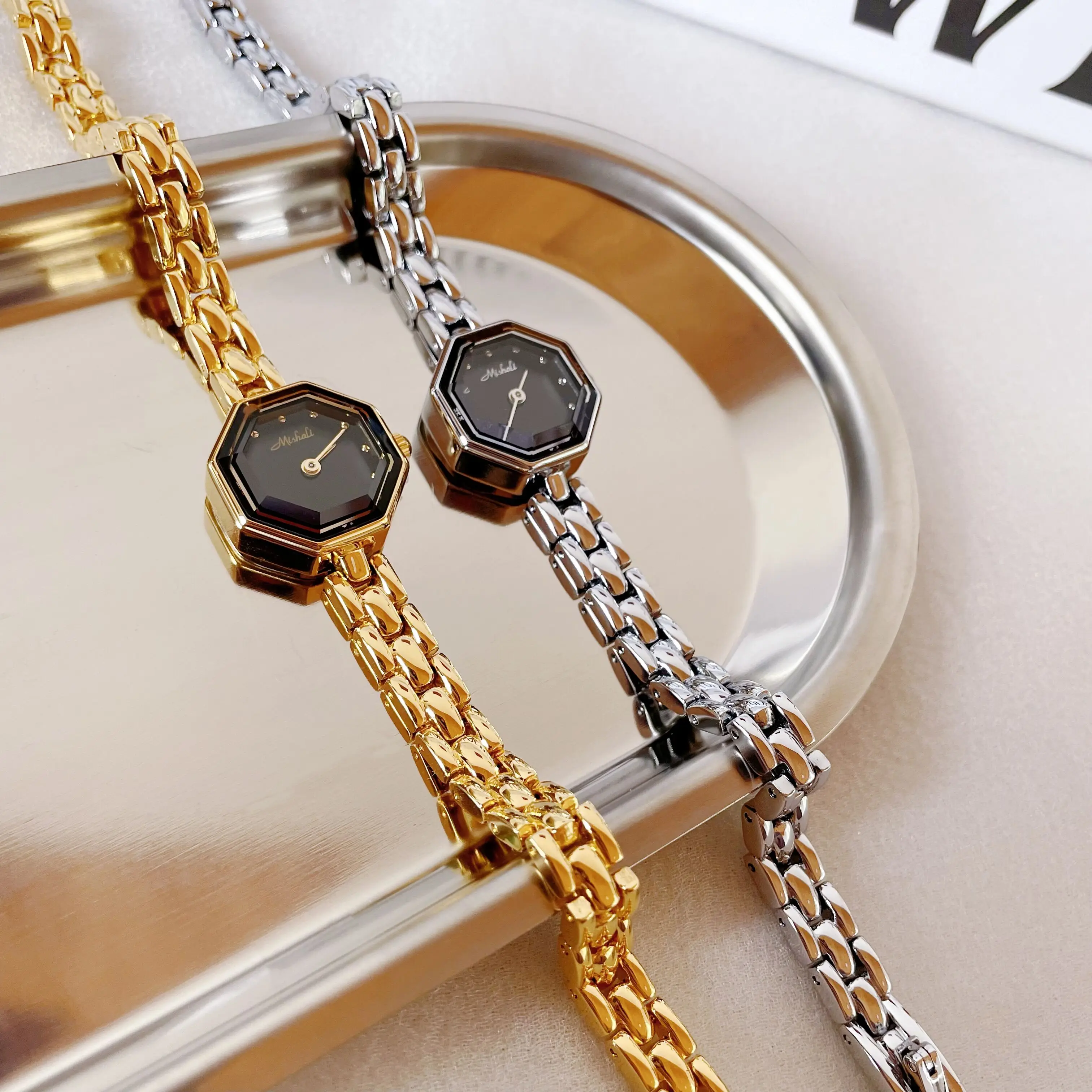 ساعة يد نسائية جديدة، تصميم قديم، قرص صغير متطور، نمط سوار، سلسلة أنيقة، ساعة نسائية، هدية عيد ميلاد. #2