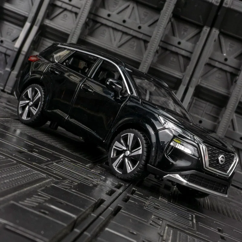 1:32 Nissan X-TRAIL Modelo de coche de aleación, puertas y capó de motor, el maletero se puede abrir, regalo de coche de juguete para niños