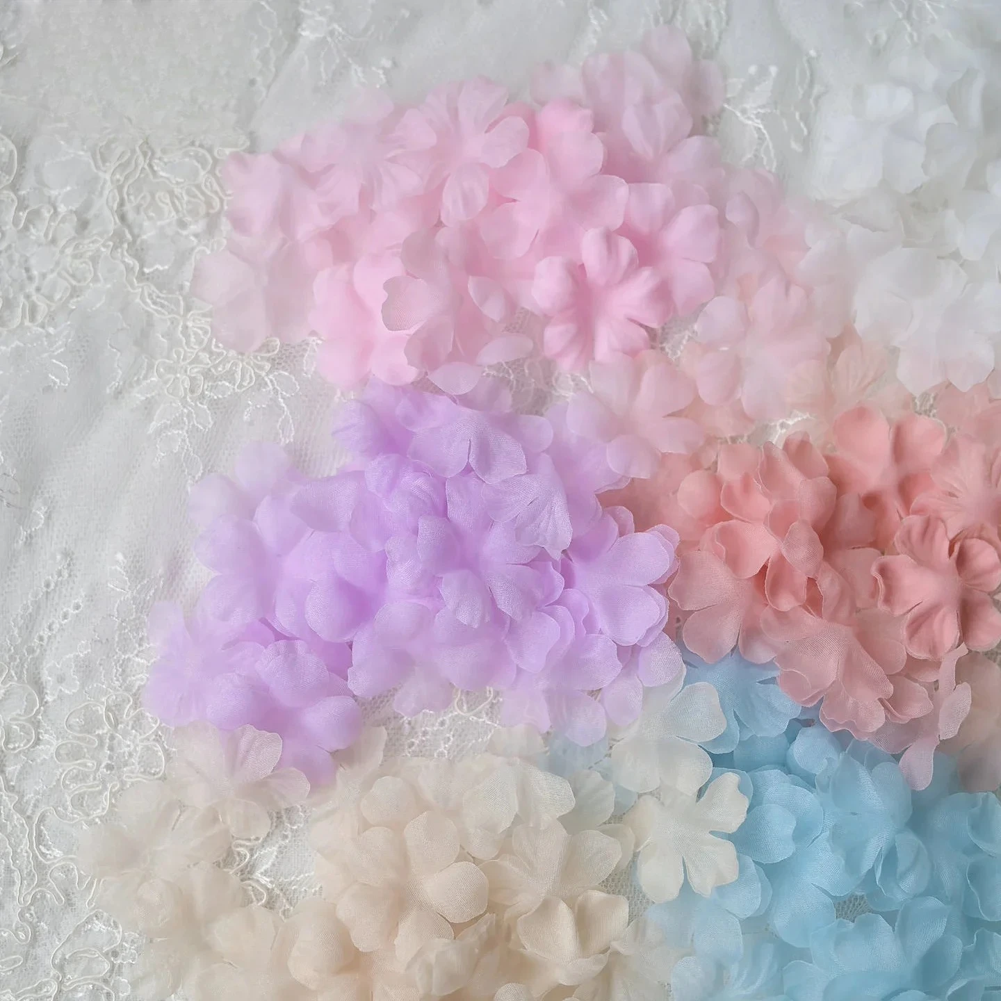 

100Pieces/Pack 3CM Organza Petal Accessories Doll Clothes.Headdress Material Handmade 3D Flowers.DIY Handmade Accessories