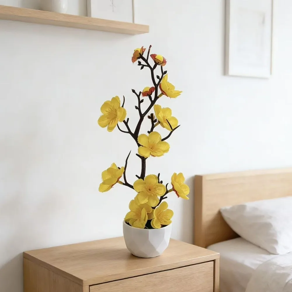 Rote Künstliche Pflaumenblüten-Topfpflanze Kleiner Mehrblüteniger Künstlicher Winterblüten-Bonsai mit Weißem Kunststofftopf – Detail 2