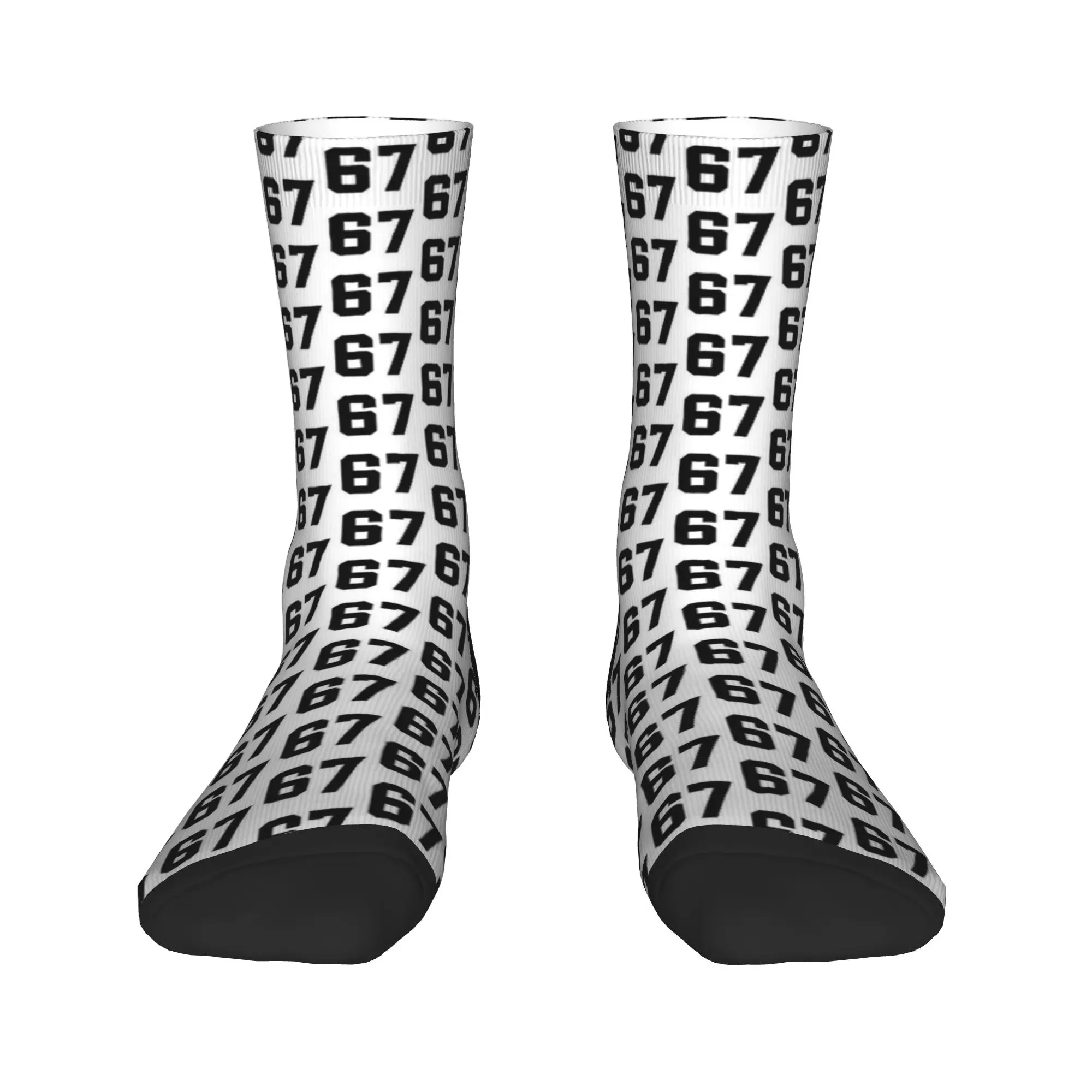 67 六七白黒靴下秋ストッキングノベルティメンズ高品質靴下プリント登山抗菌靴下