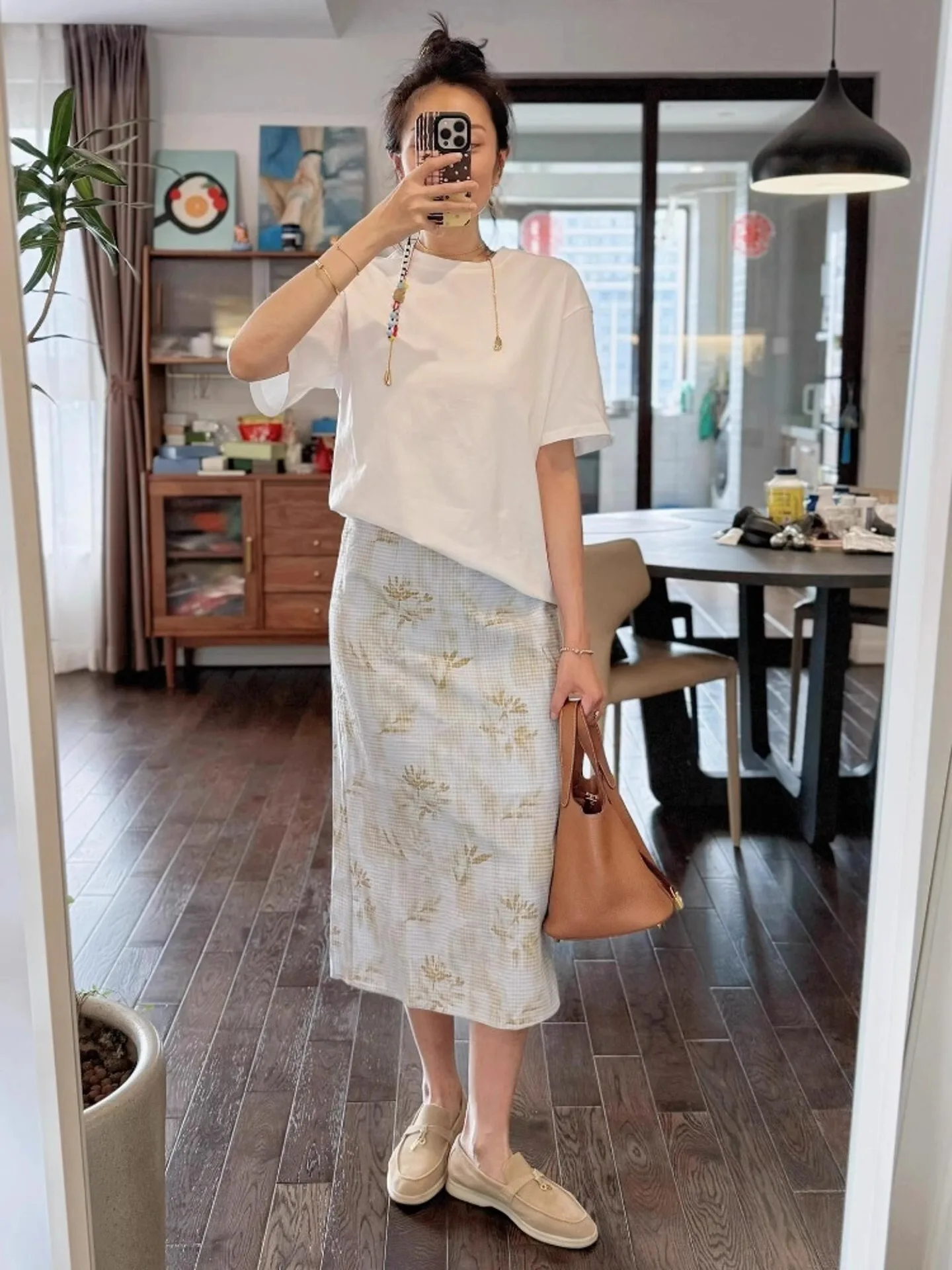 Chic White Printed T-irt And f-length Skirt Two-piece Set for Young Women Summer 2025 Faionable Korean Sle Outfit