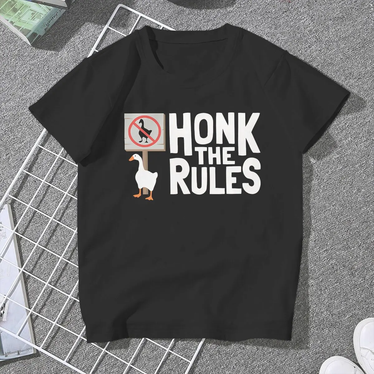 Honk the Rules Women's T Shirts Untitled Goose Game Vintage Tees Short Sleeve Round Collar T-Shirt Gift Idea Clothing