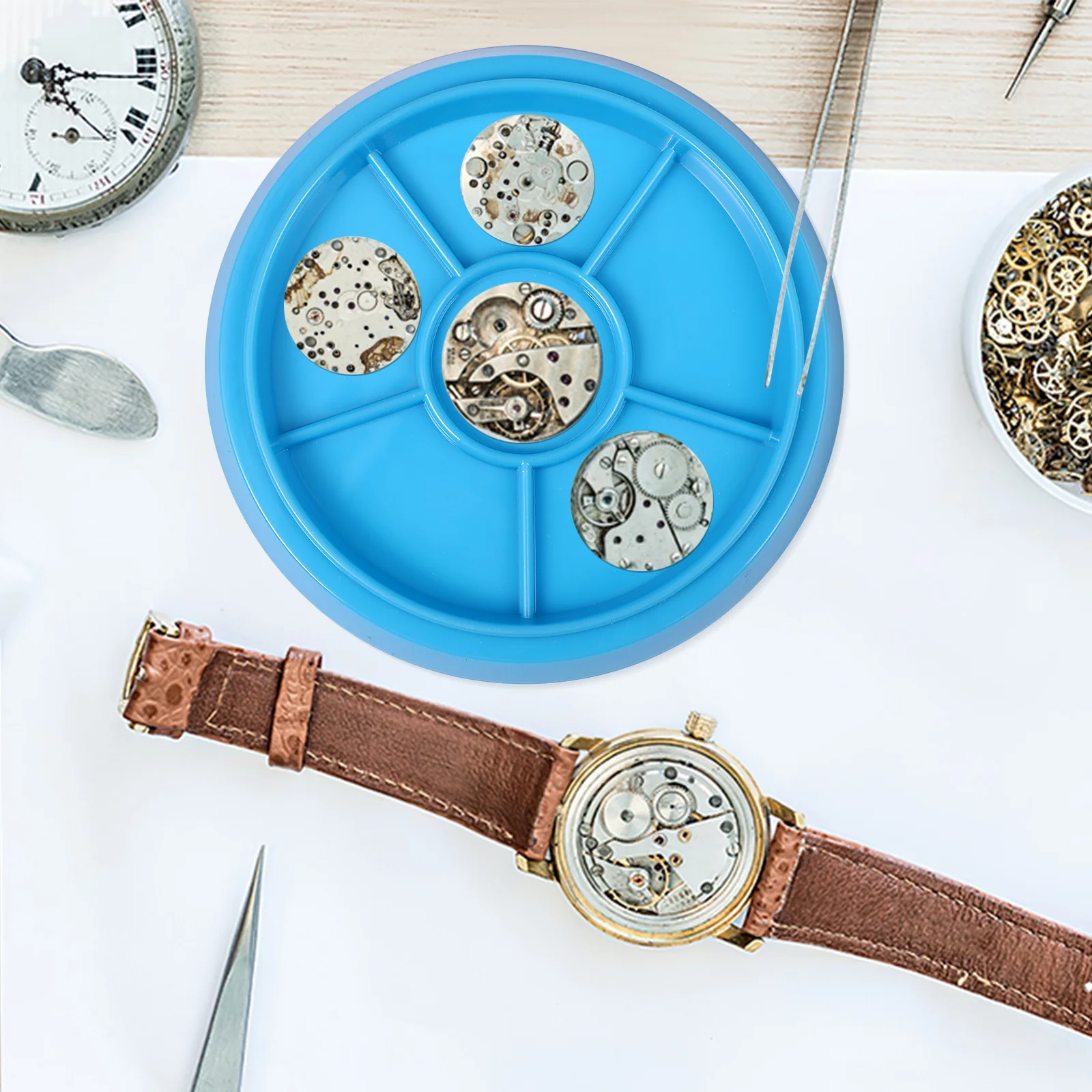 

Watch Movement Storage Tray Dome Lid Plastic Dustproof Organizer Box for Watchmaker Tools Watch Parts Storage Compartment Tray