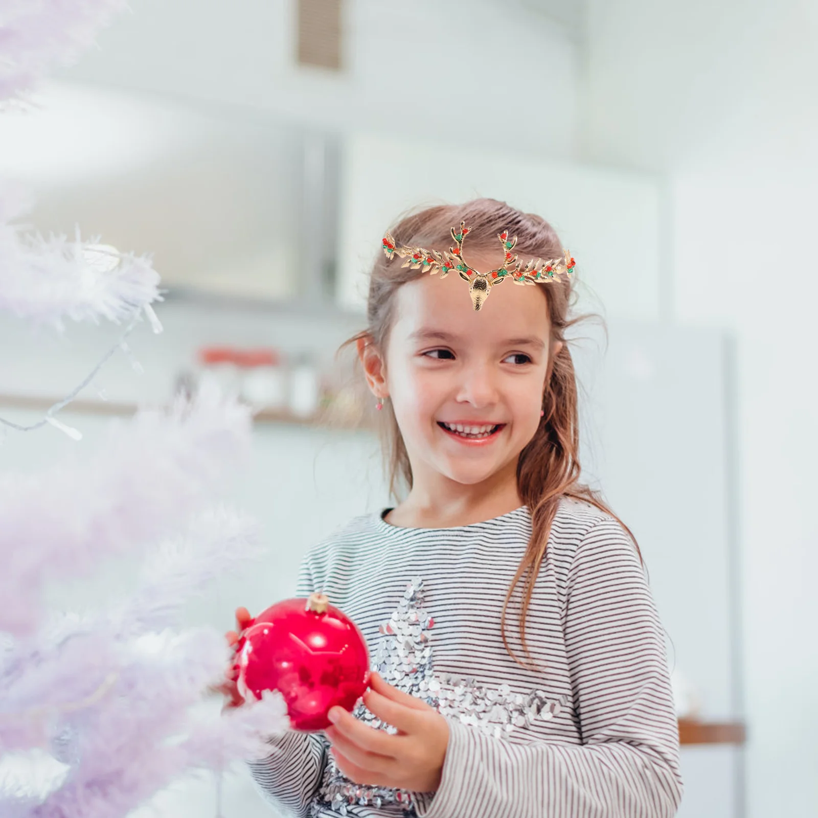 

Deer Head Decoration Hair Crown Rhinestone Christmas Hairband for Women Festive Party Wear Elegant Crown Tiara Accessory Gift